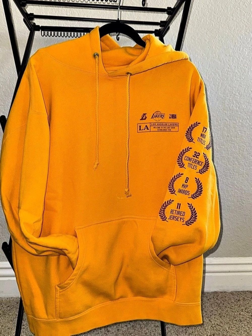 NBA Los Angeles Lakers Lake Show 17 Rings Championship Hoodie Mens Large Gold